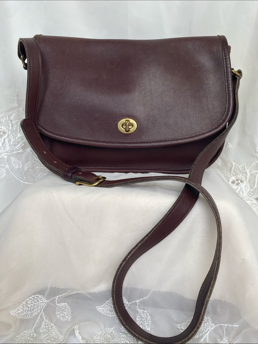 Vintage Coach 9790 City Bag Brown Leather Crossbody Bag with Turn-Lock